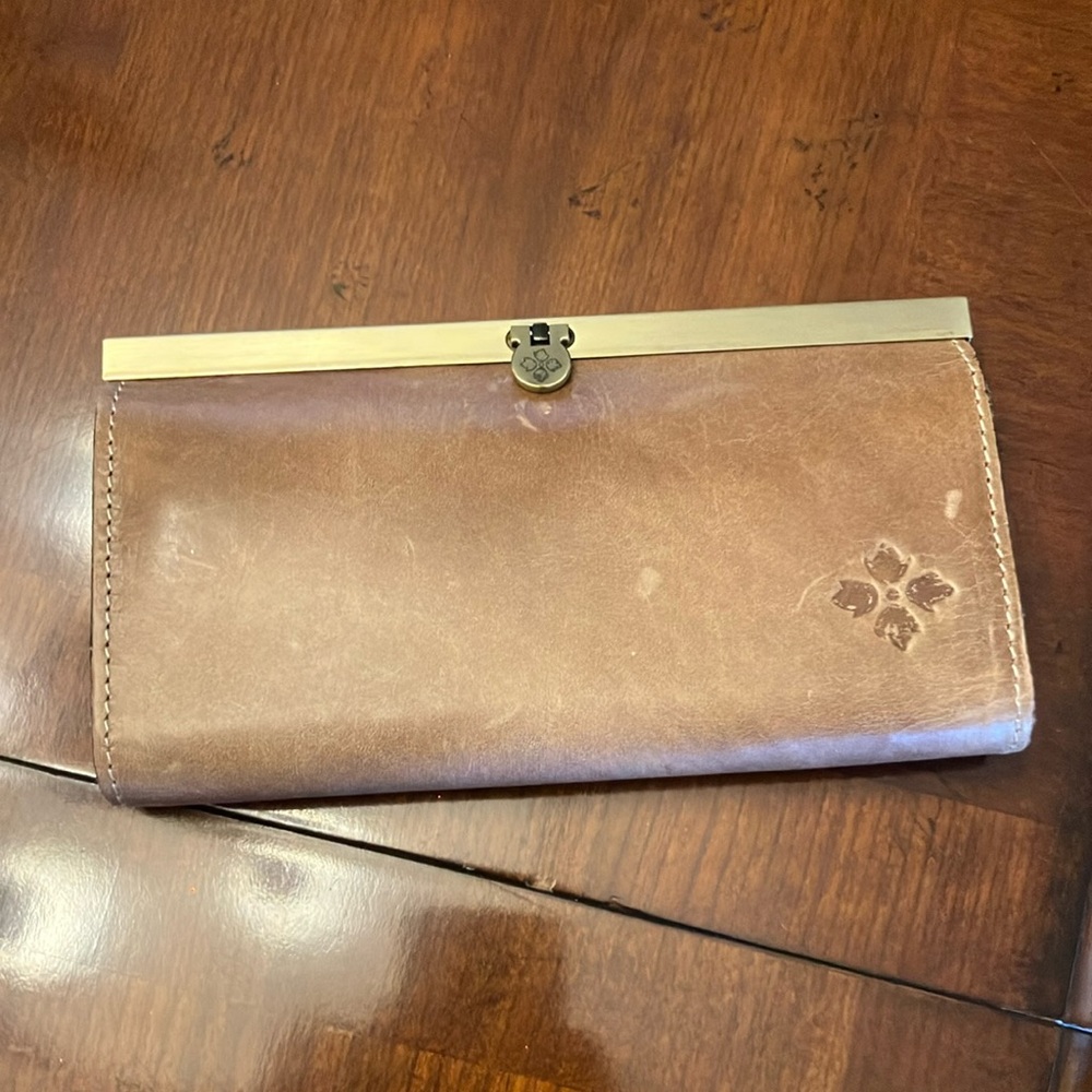 PATRICIA NASH LIGHT BROWN DRAWSTRING SHOULDER/CROSSBODY BAG WITH MATCHING WALLET - Picture 8 of 13